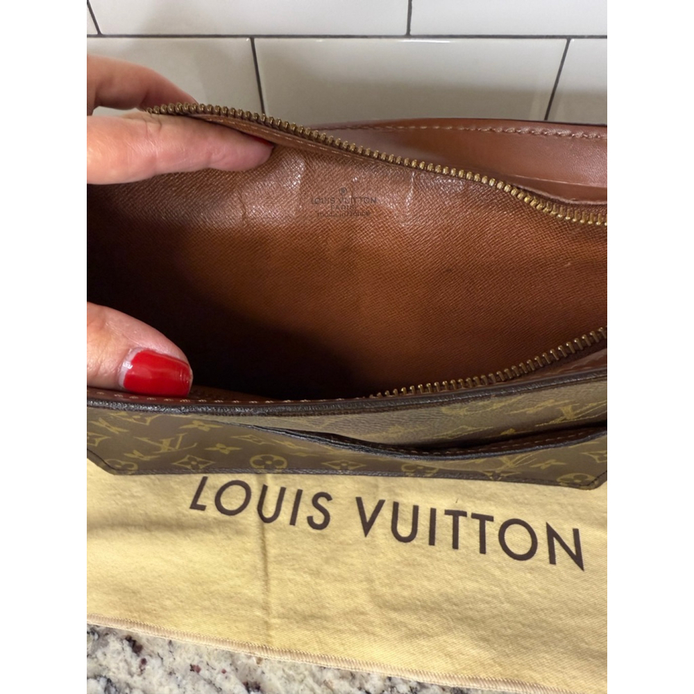 Louis Vuitton Monogram Brown Tan Clutch - Picture 4 of 14